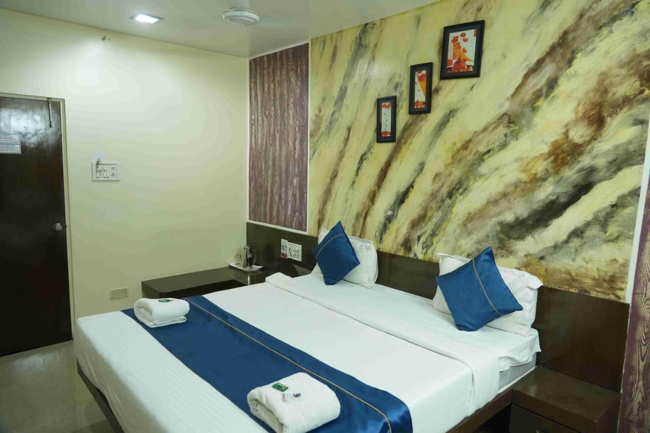 Hotel Avon International Aurangábád Kültér fotó