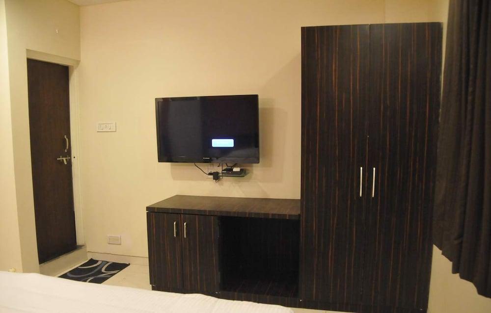 Hotel Avon International Aurangábád Kültér fotó