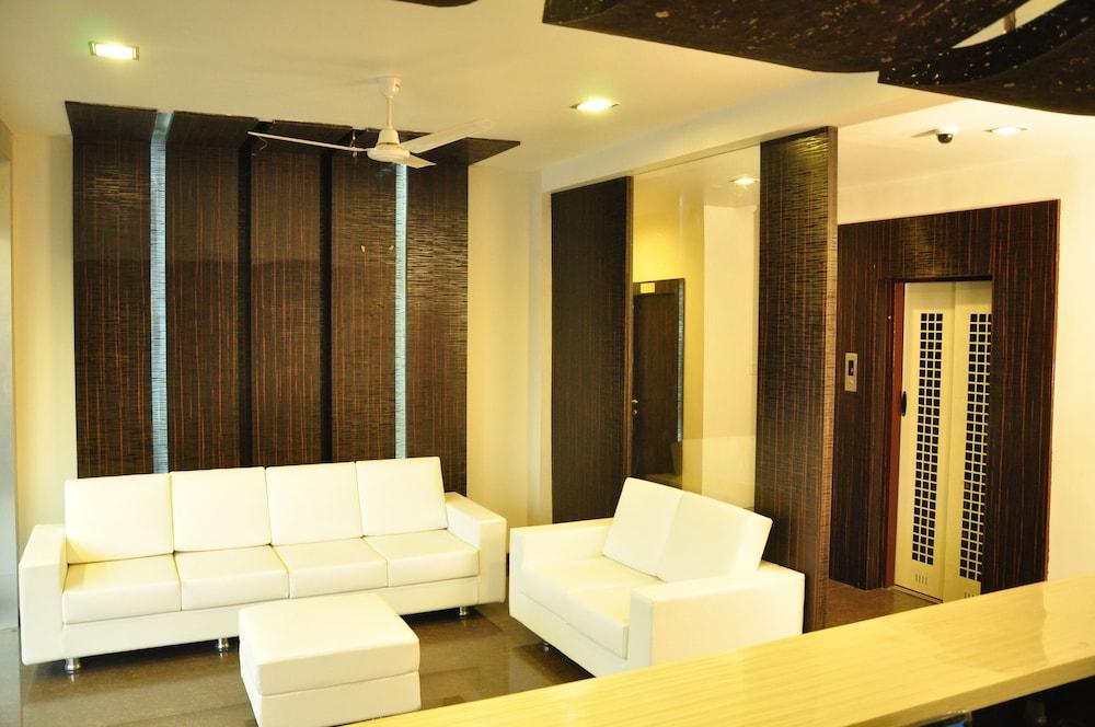 Hotel Avon International Aurangábád Kültér fotó