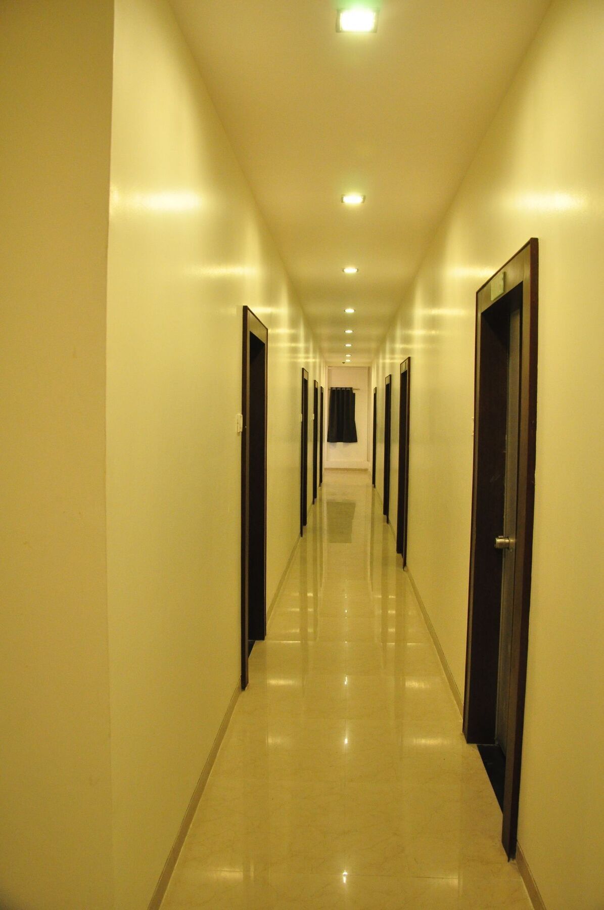 Hotel Avon International Aurangábád Kültér fotó
