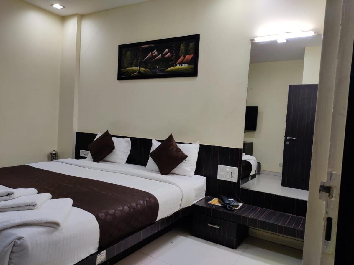 Hotel Avon International Aurangábád Kültér fotó
